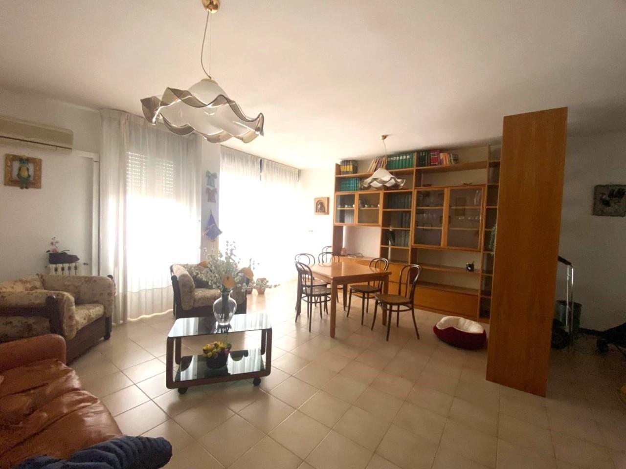 Affitto Multivani, Sassari foto