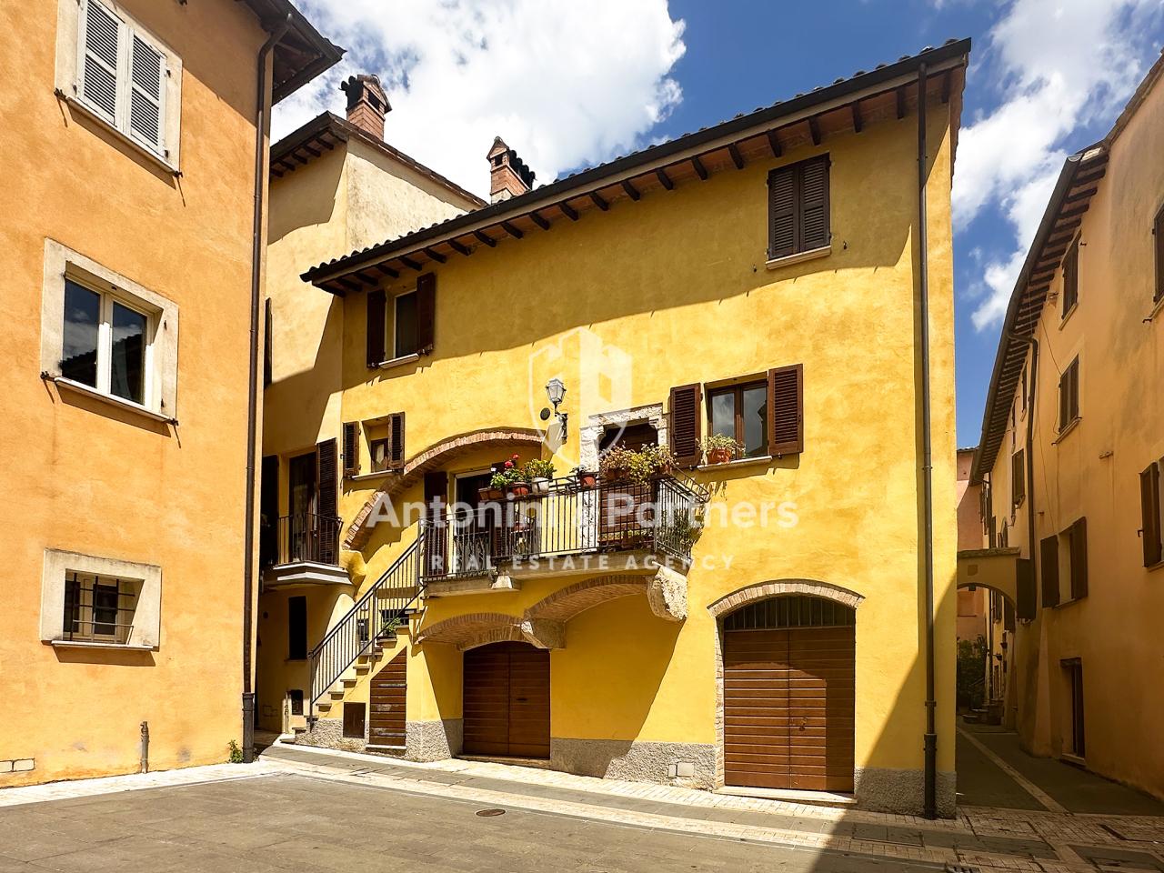 Vendita Quadrivani, Massa Martana foto