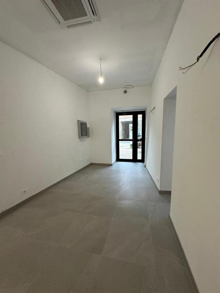 Affitto Negozio, Pecetto Torinese foto