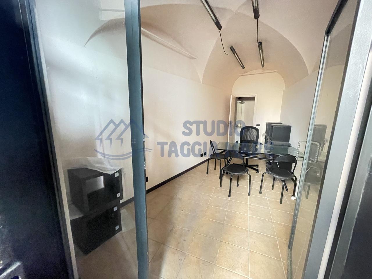 Vendita Monovano, Taggia foto