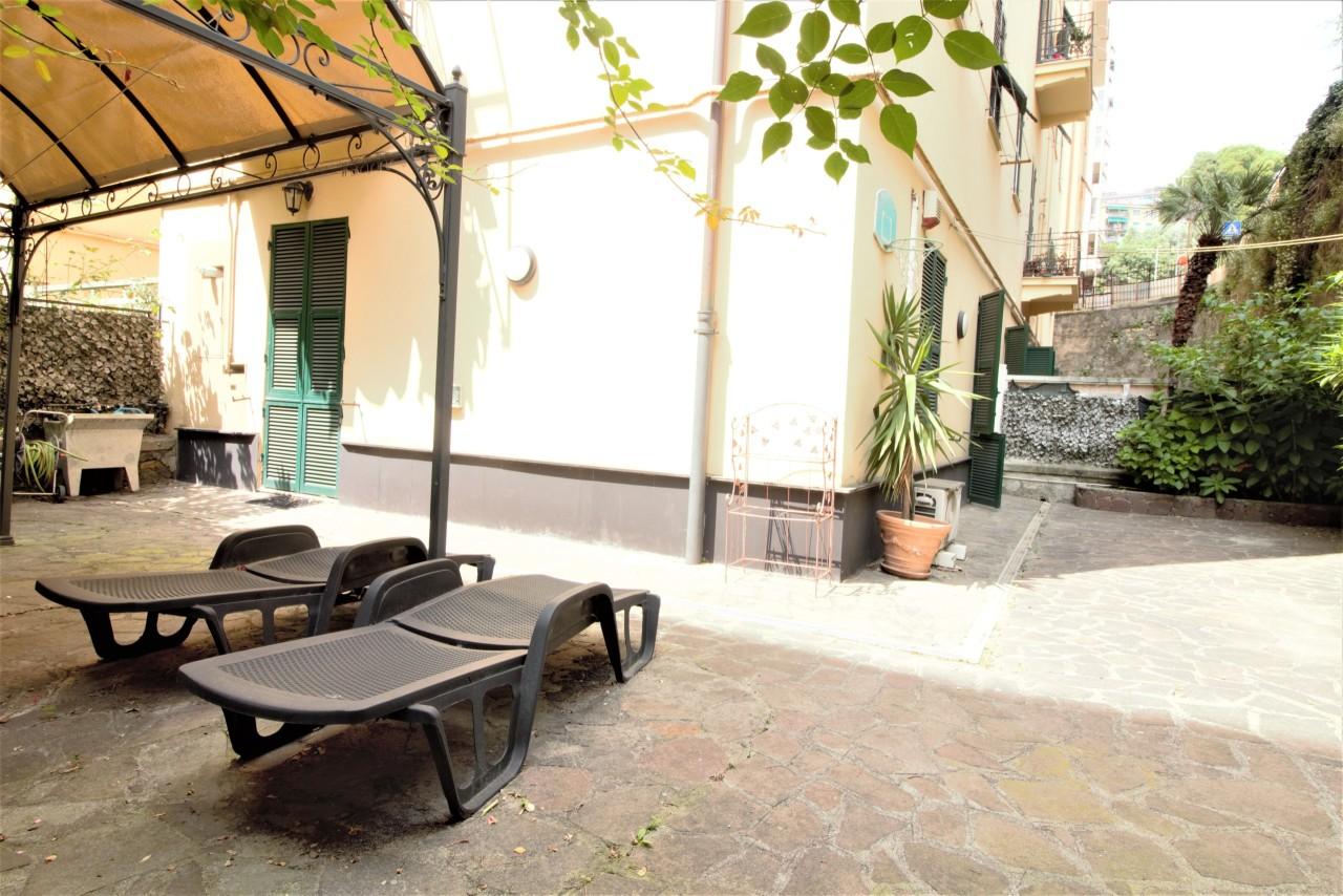 Vendita Esavani, Genova foto