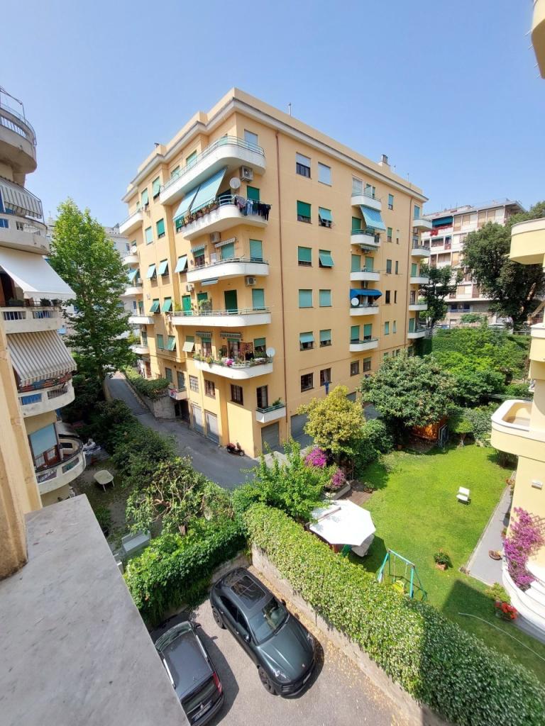 Sale Four rooms, Genova foto