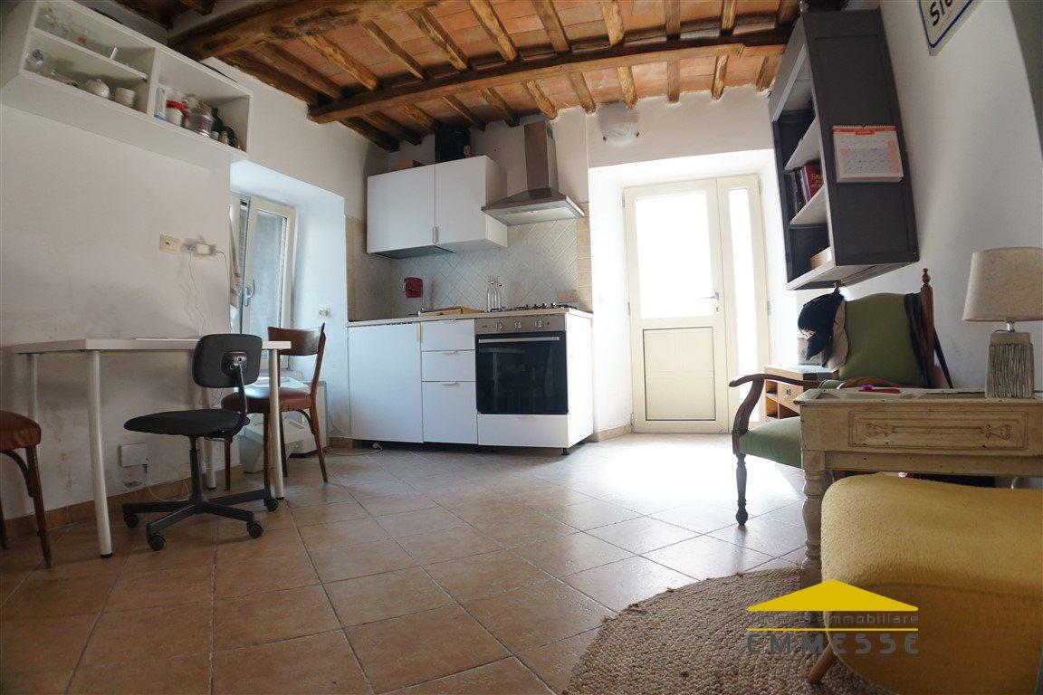 Vendita Trivani, Massa foto
