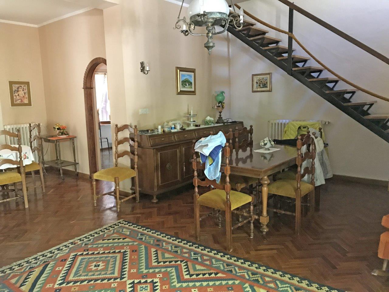 Vendita Pentavani, Apiro foto