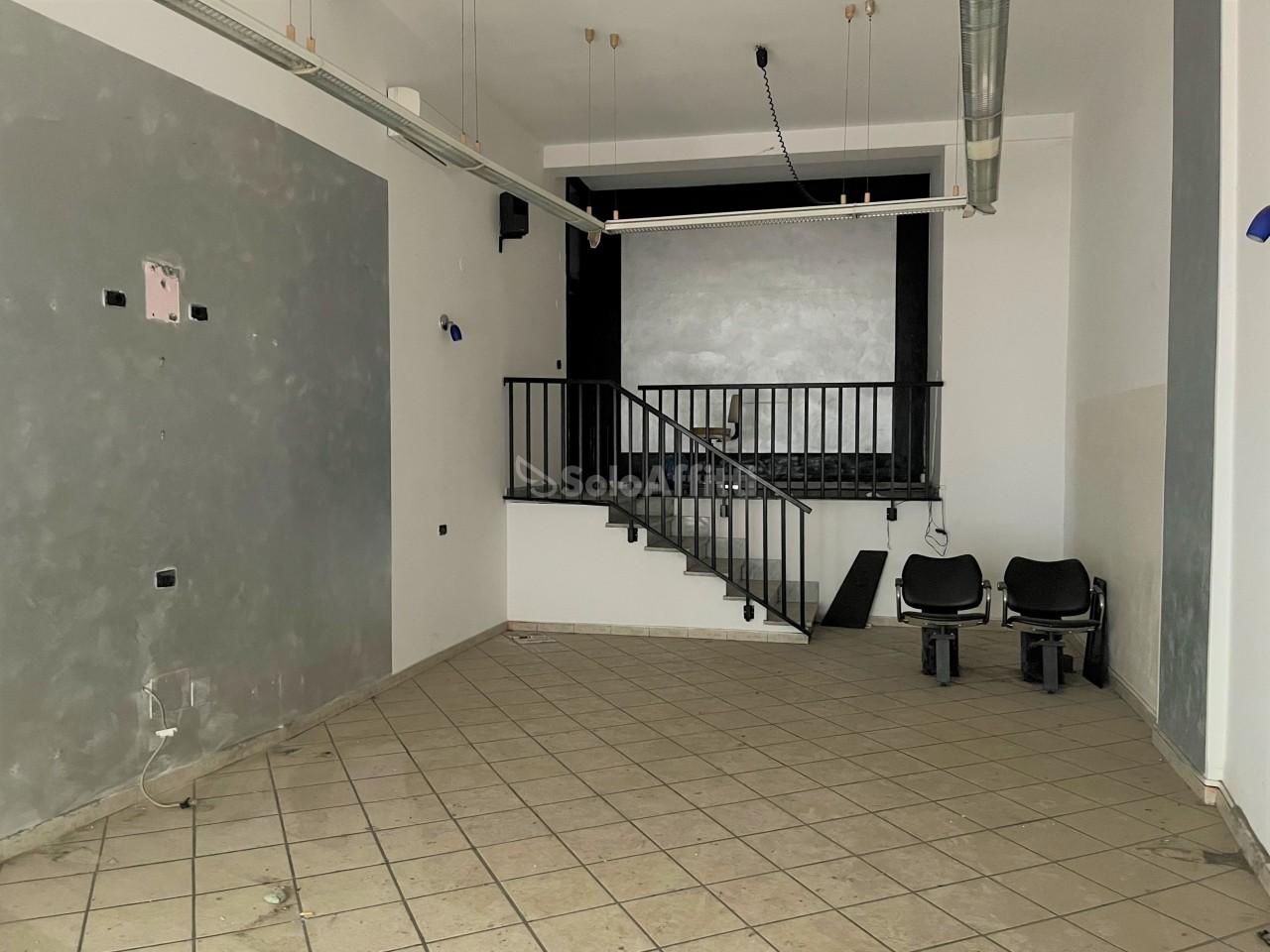 Affitto 2 vetrine, Catanzaro Affitto 2 vetrine, Catanzaro foto