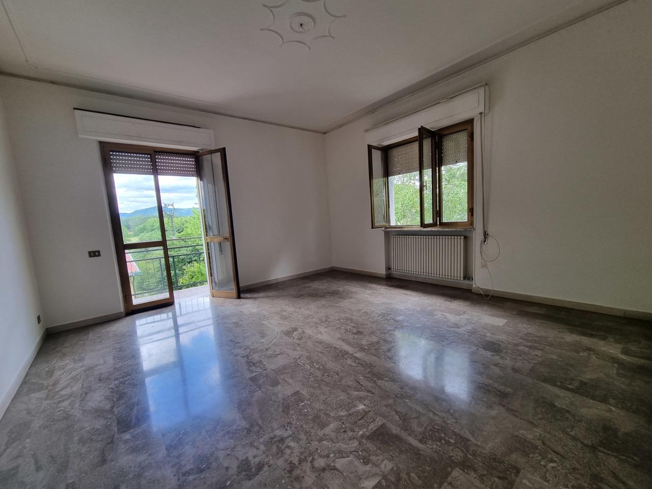 Vendita Esavani, Lucca foto