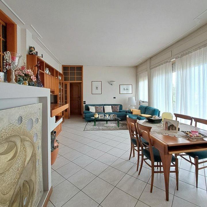 Vendita Pentavani, Massarosa foto
