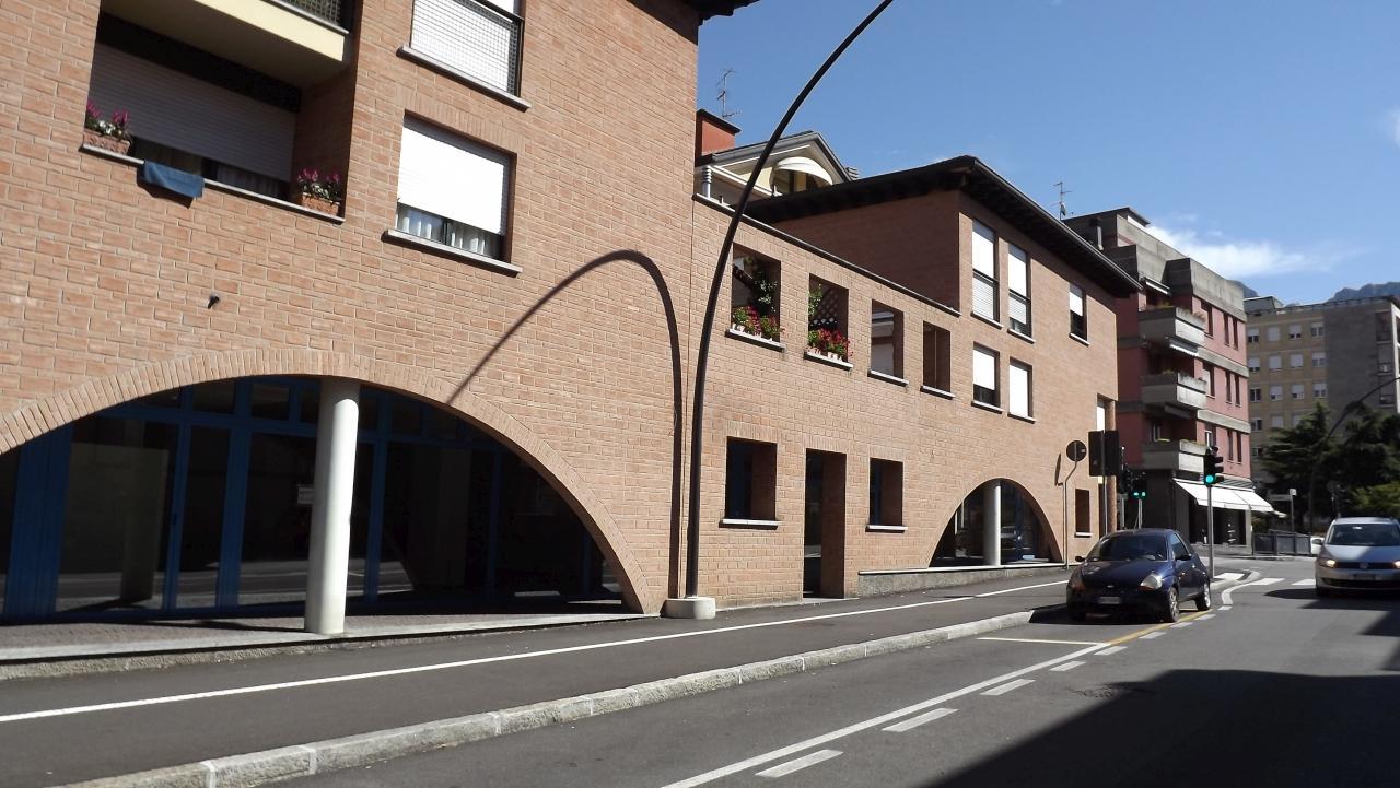 Vendita Negozio, Lecco foto