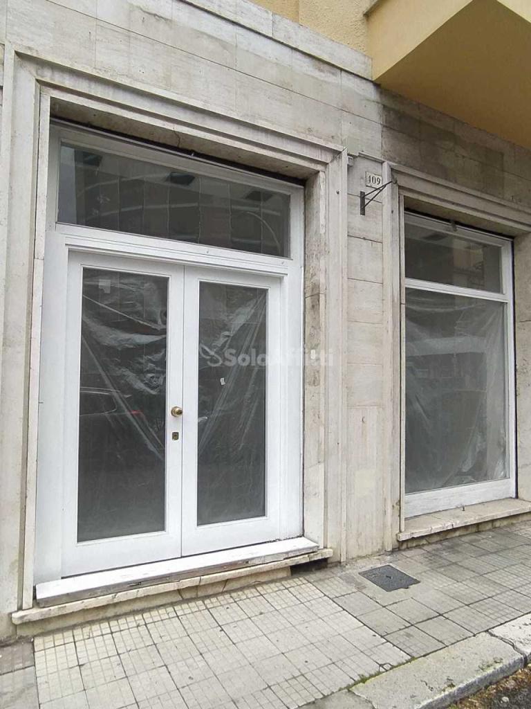 Affitto 2 vetrine, Terni Affitto 2 vetrine, Terni foto