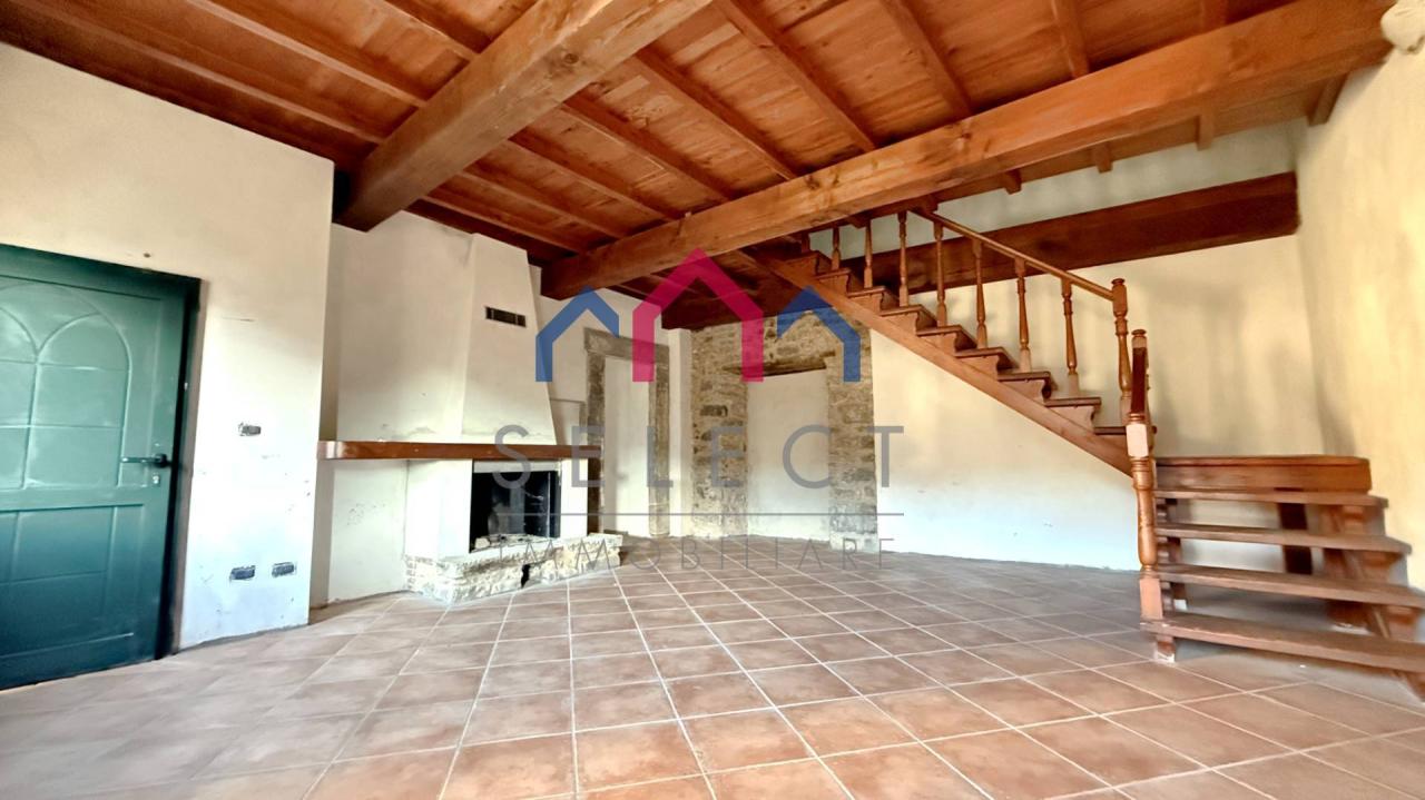 Vendita Appartamento, Pescaglia foto