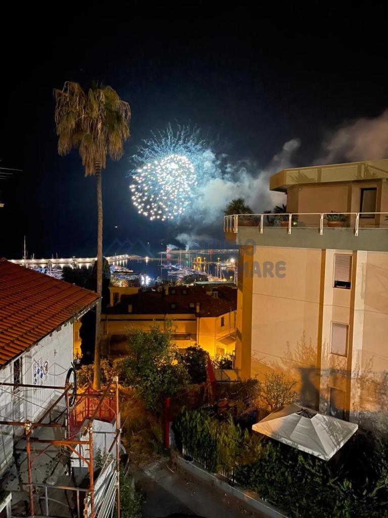casa indipendente in vendita a Taggia