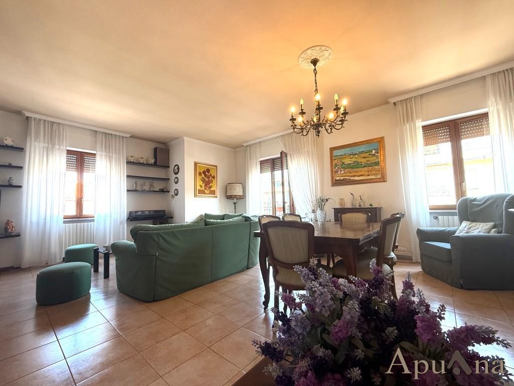Vendita Appartamento, Massa foto