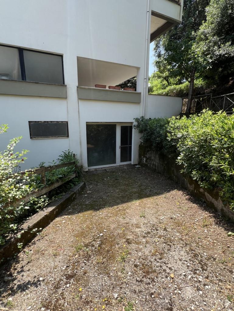 Vendita Magazzino, Santa Marina foto