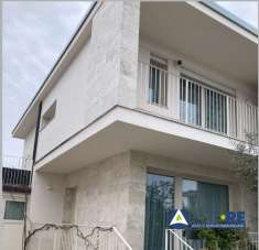 Vendita Multivani, Camaiore
