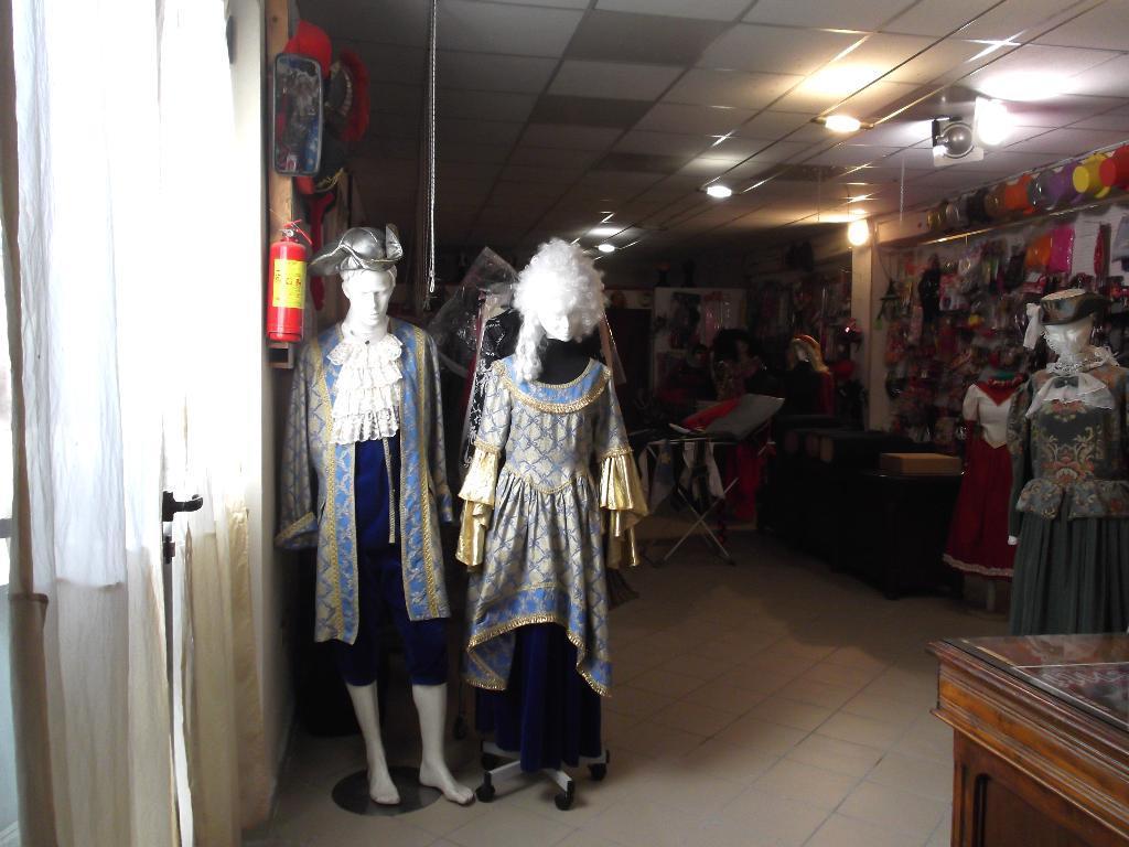 Vendita Altro - Non alimentare, Mondovi foto