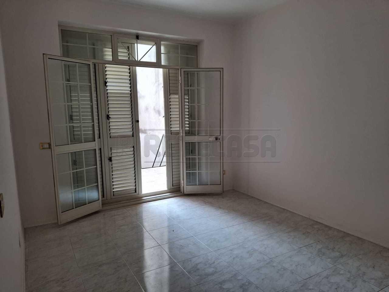 Vendita Esavani, Siracusa foto