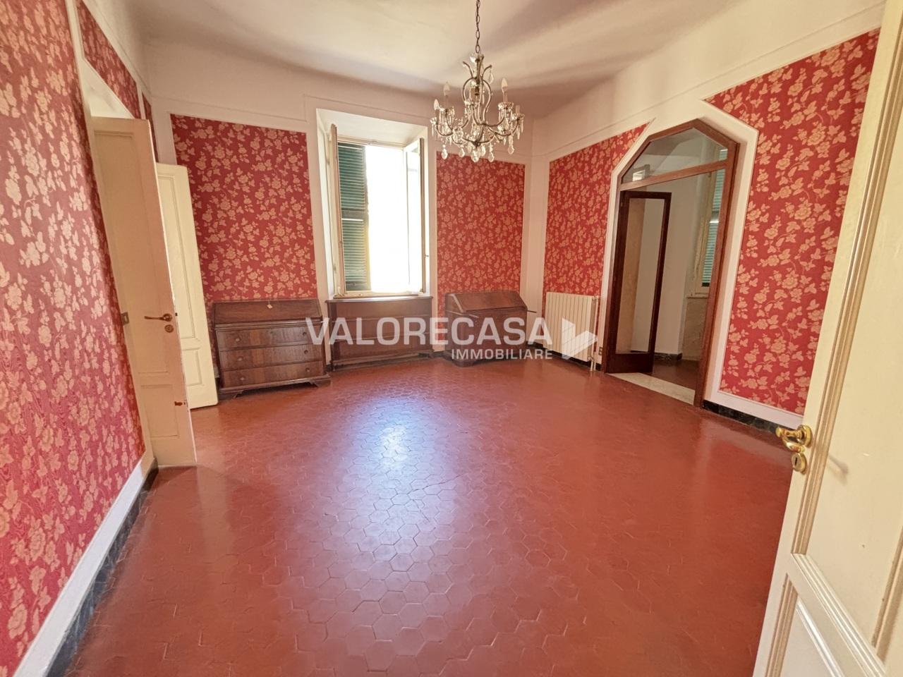 Vendita Esavani, Carrara foto