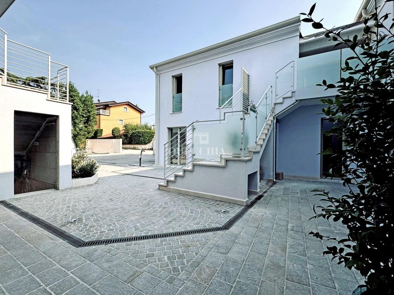 Vendita Quadrivani, Desenzano del Garda foto