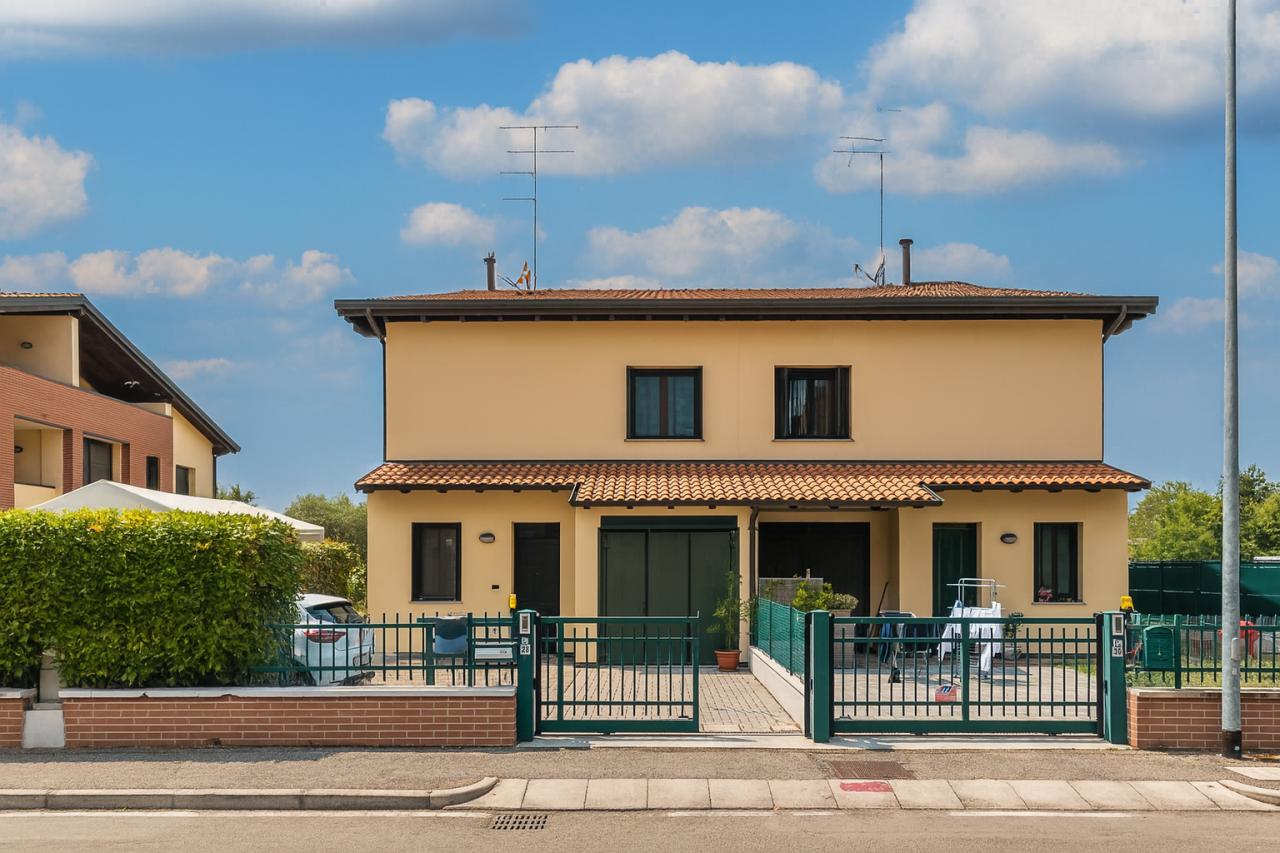 Sale Esavani, Castel Maggiore foto