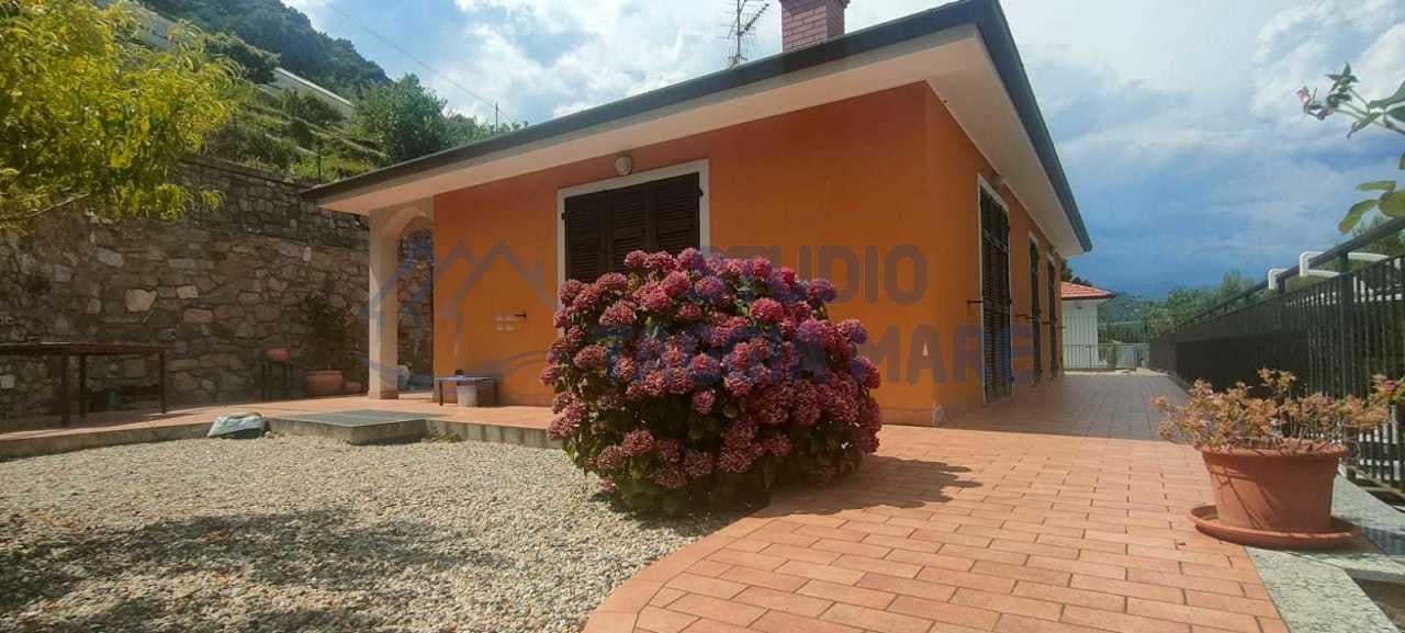 casa indipendente in vendita a Camporosso