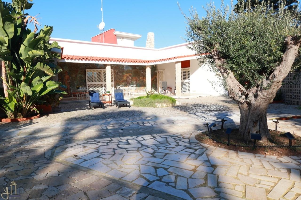 Vendita Pentavani, Mola di Bari Vendita Pentavani, Mola di Bari foto