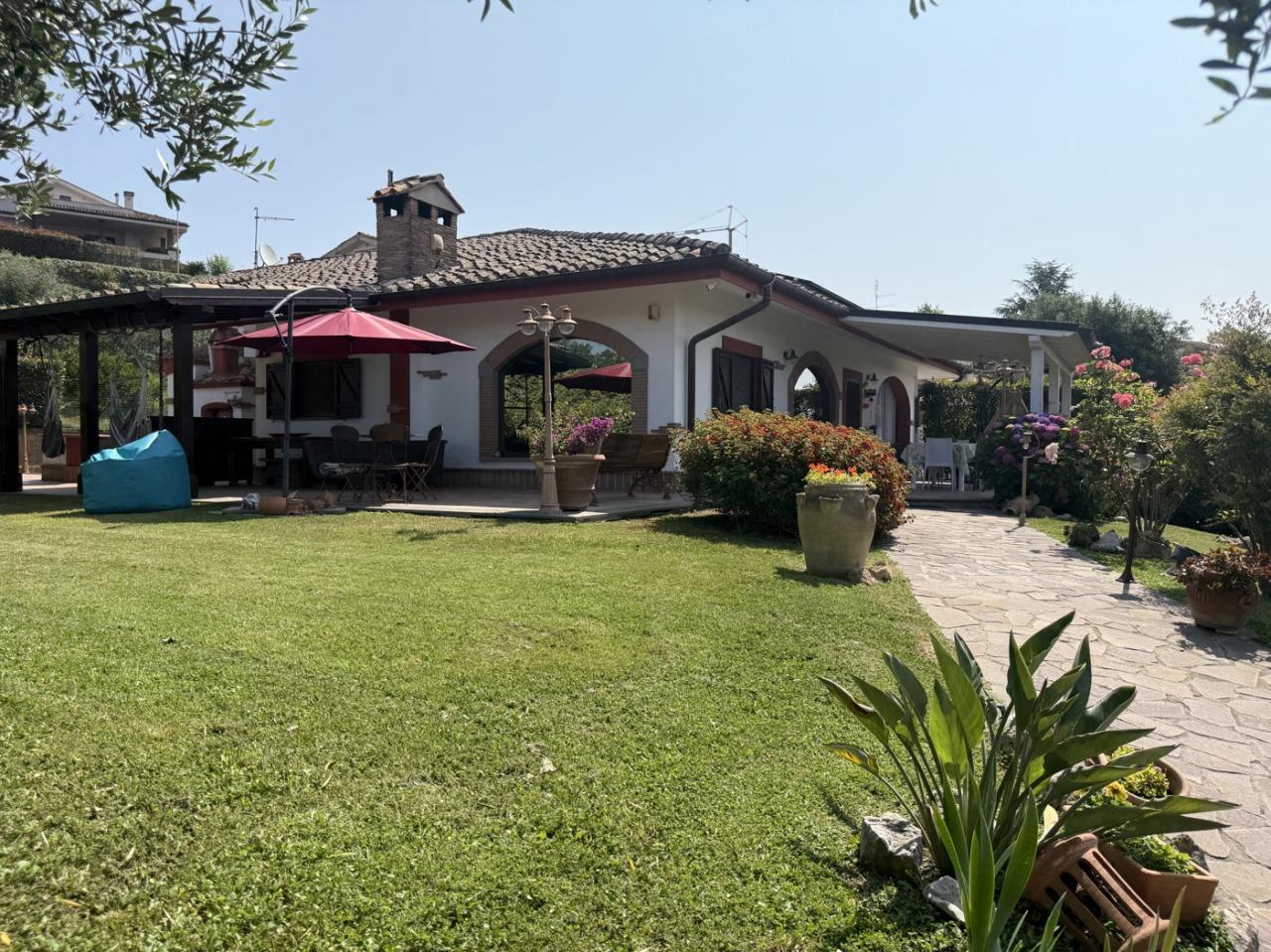 Sale Villa, Castelnuovo di Porto foto