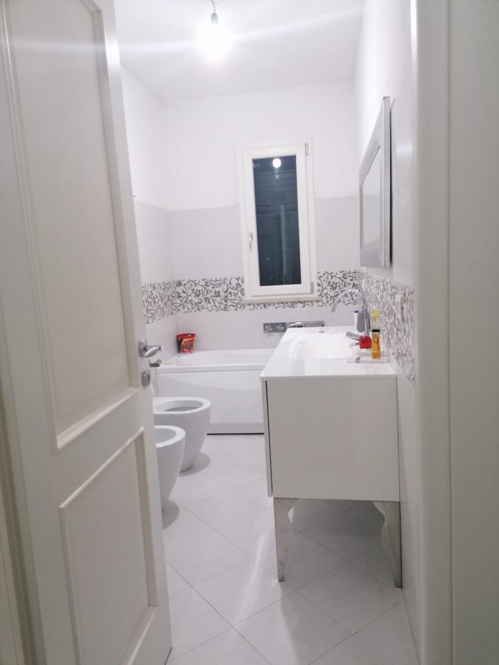 Vendita Eptavani, Follonica Vendita Eptavani, Follonica foto