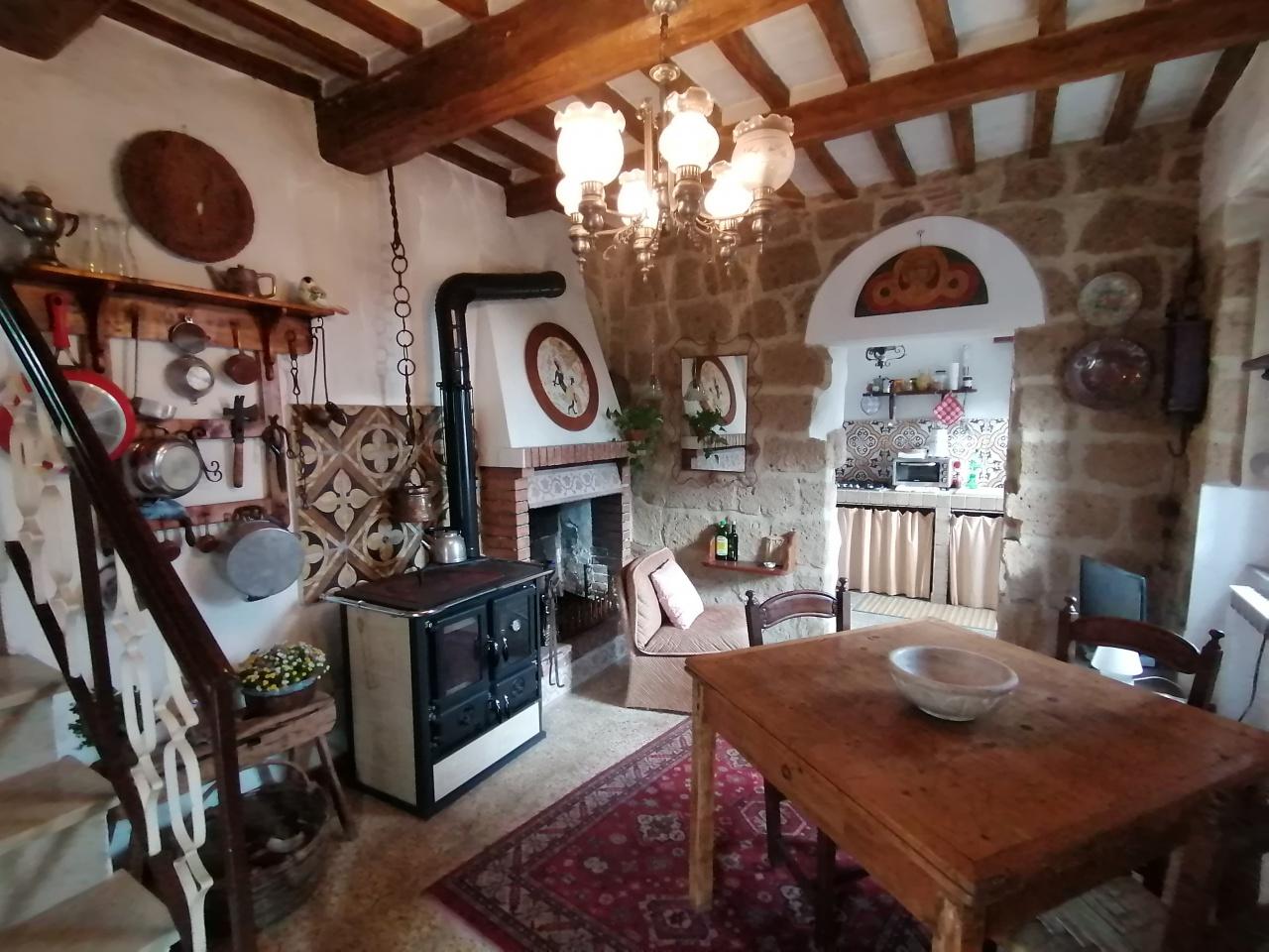 Vendita Quadrivani, Sorano foto