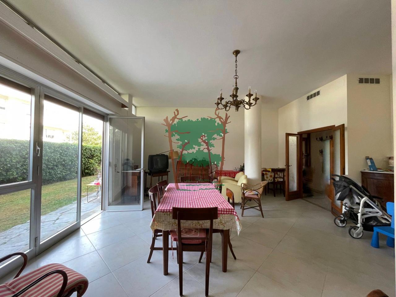 Vendita Pentavani, Viareggio foto