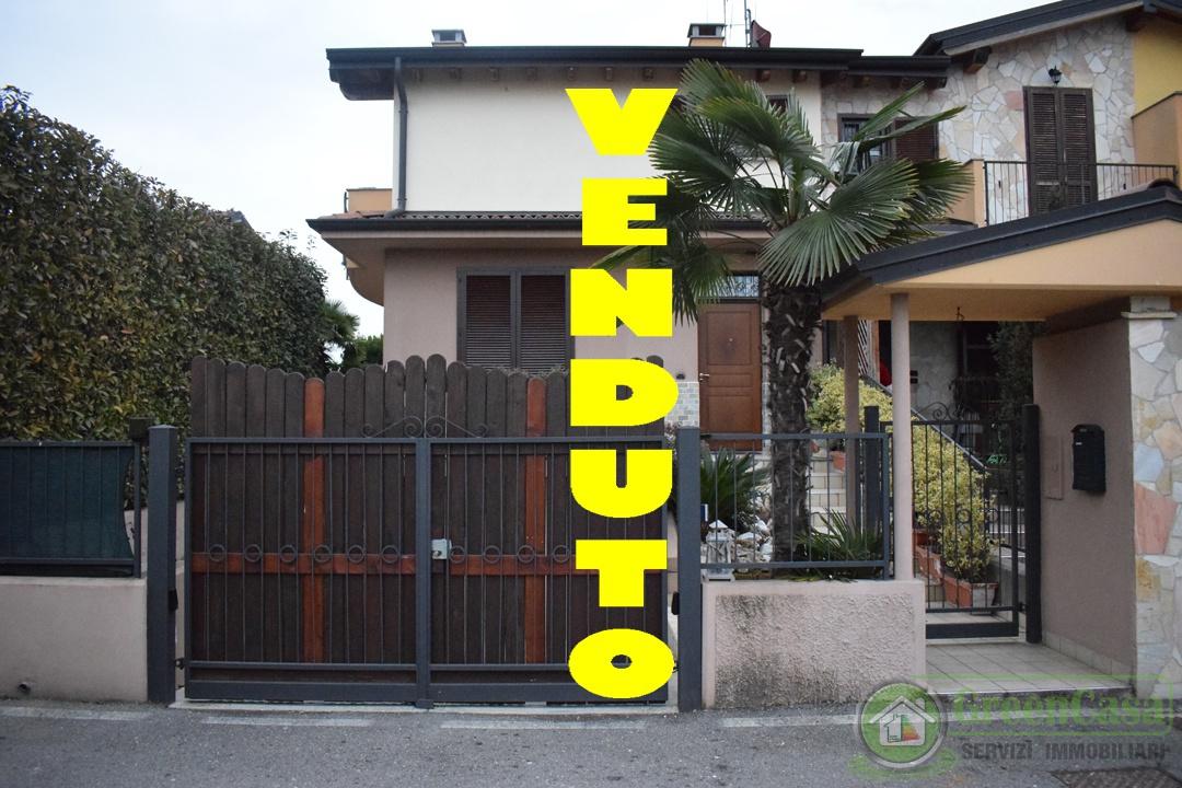 Sale Four rooms, Pozzo d'Adda foto