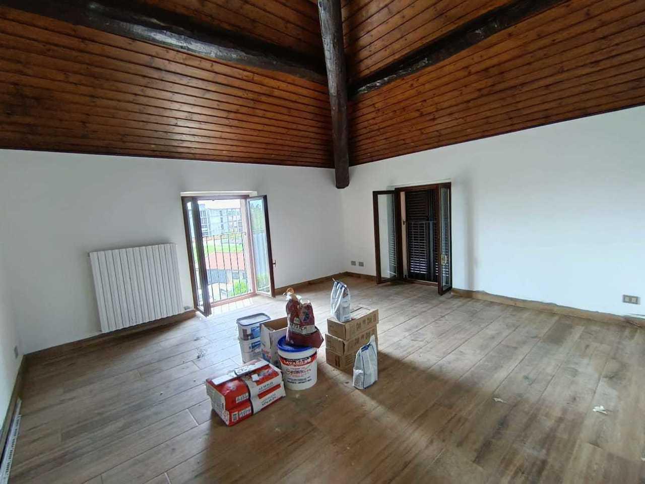 Vendita Trivani, Mozzate foto