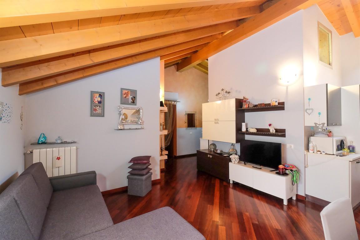 Vendita Appartamento, Osio Sopra foto