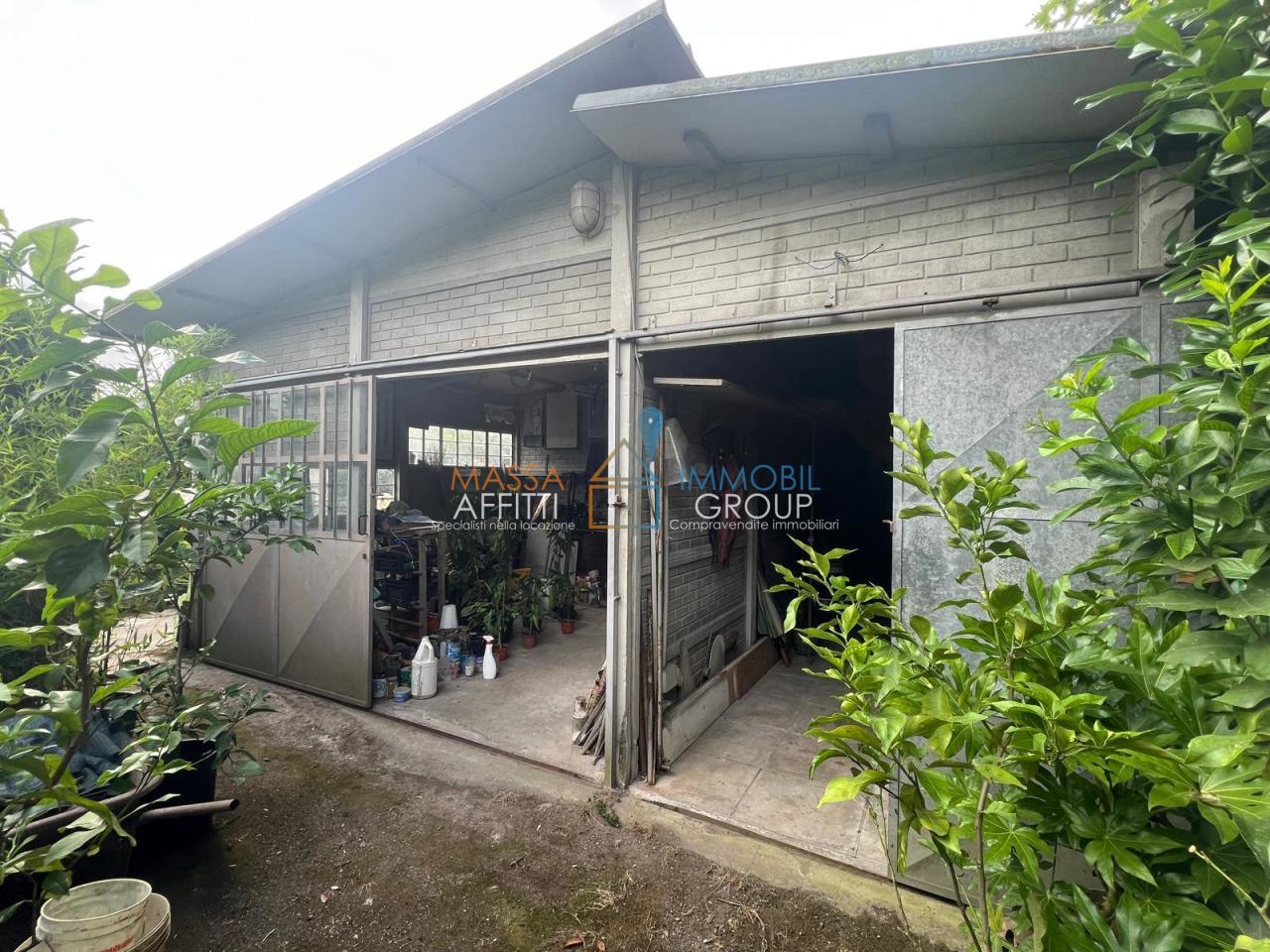 Vendita Industriale, Pietrasanta foto