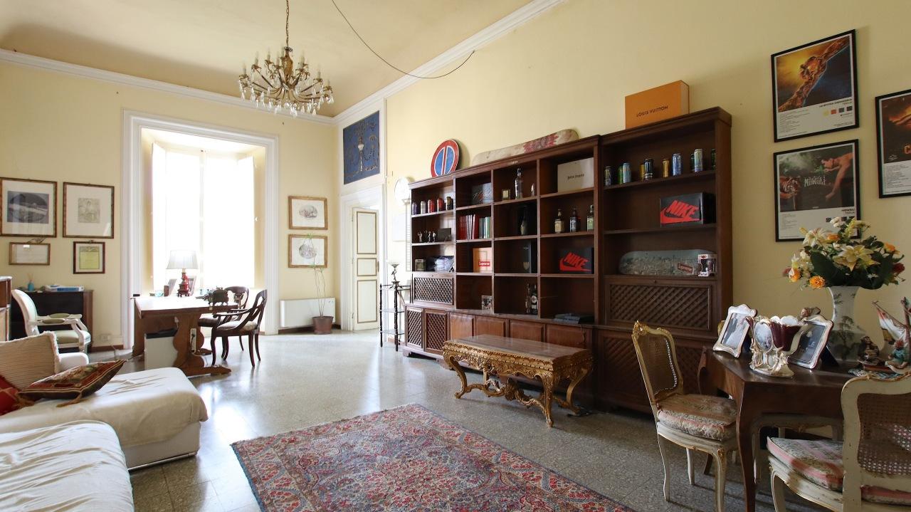 Vendita Pentavani, Lucca foto