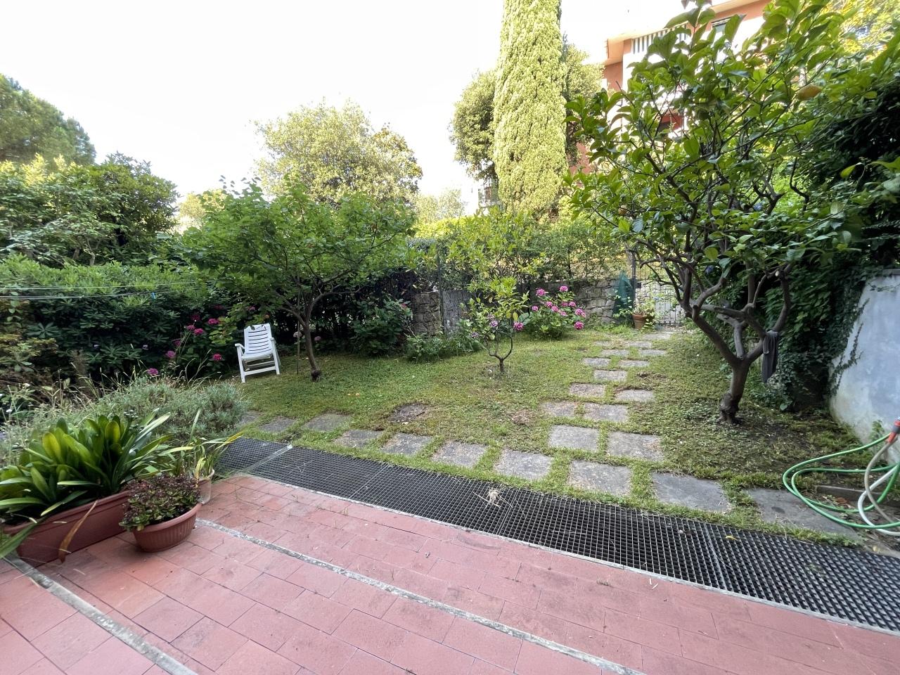 Vendita Eptavani, Genova foto