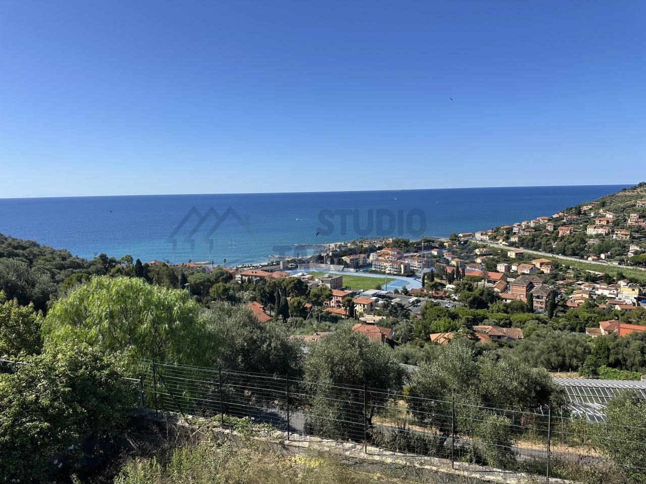 casa indipendente in vendita ad Imperia