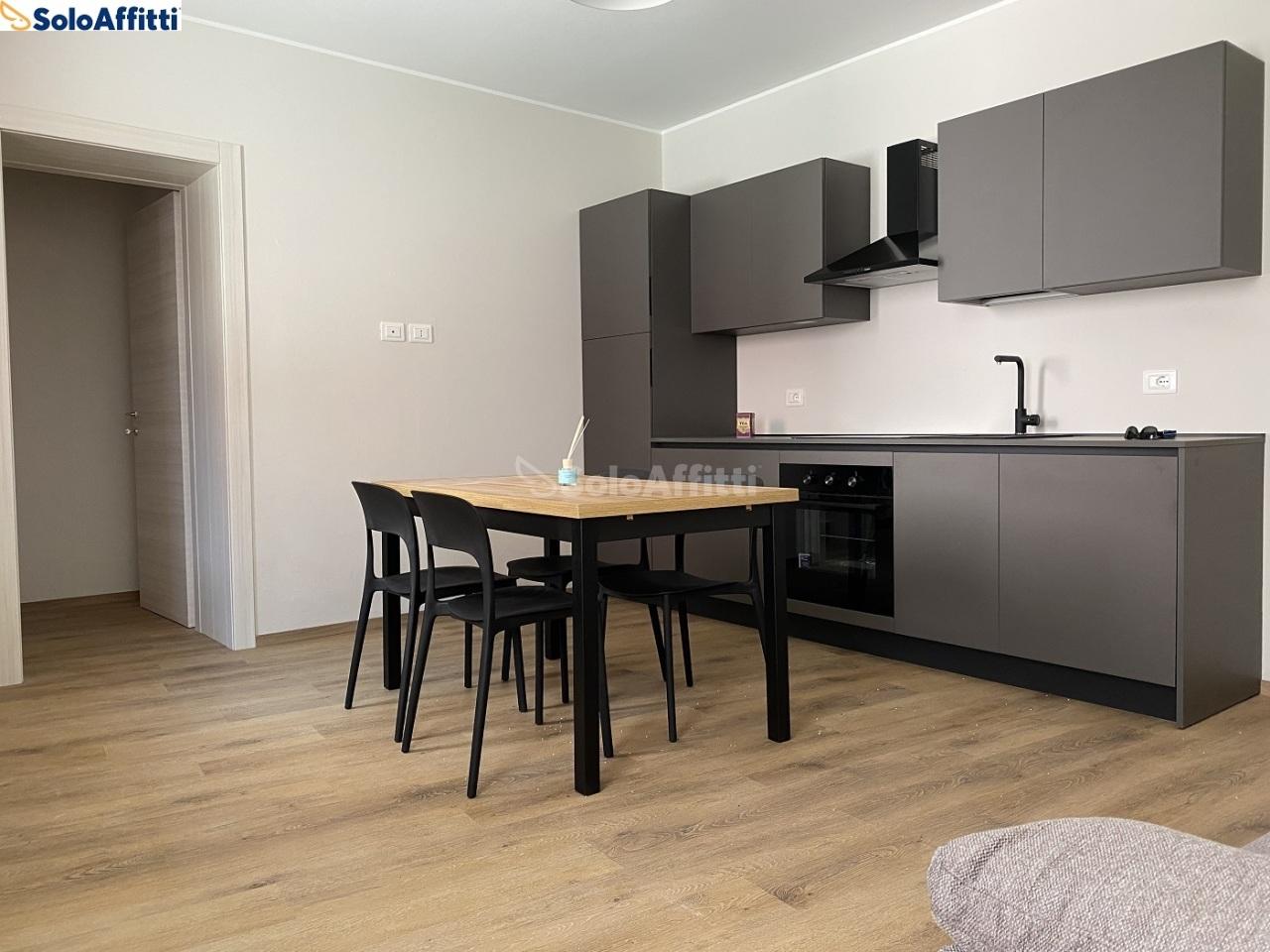 Rent Two rooms, Carpenedolo foto