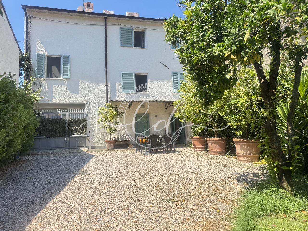 Vendita Pentavani, Seravezza foto