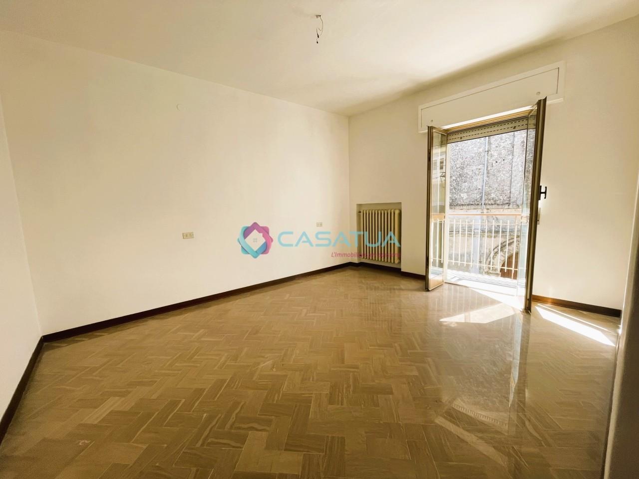 Sale Four rooms, Pineto foto