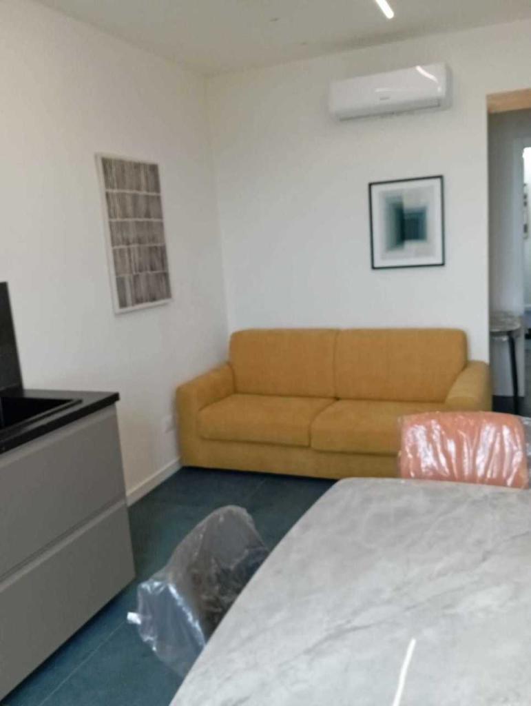 Mieten Zwei zimmer, La Spezia foto