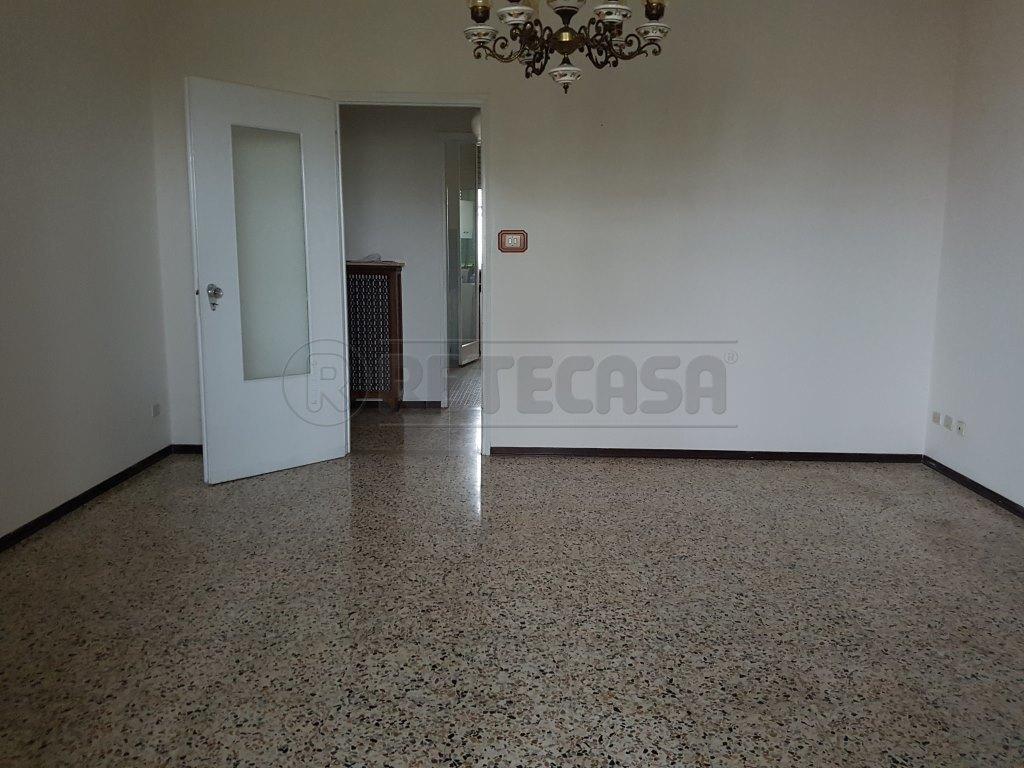 Vendita Pentavani, Bondeno foto