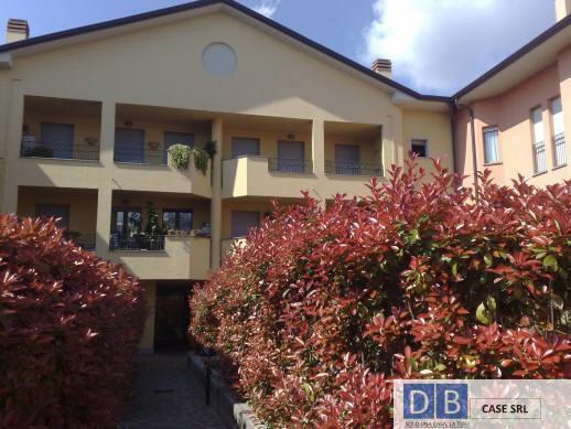 Affitto Appartamento, Usmate Velate foto