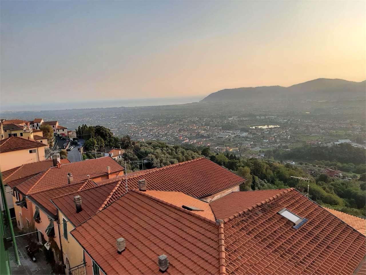Affitto affitto, Castelnuovo Magra foto