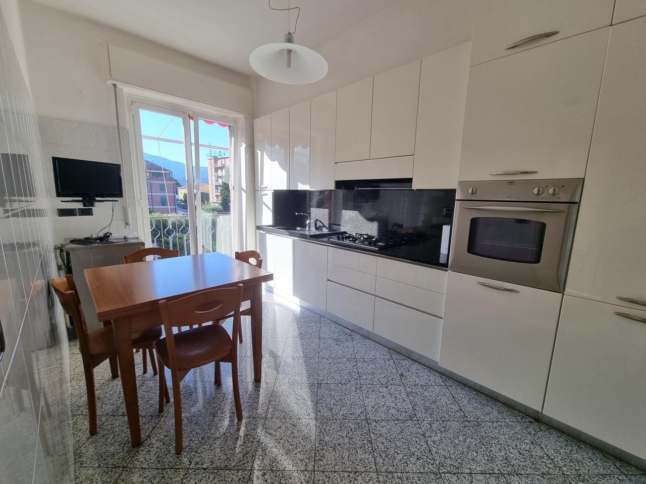 Affitto Esavani, Genova foto
