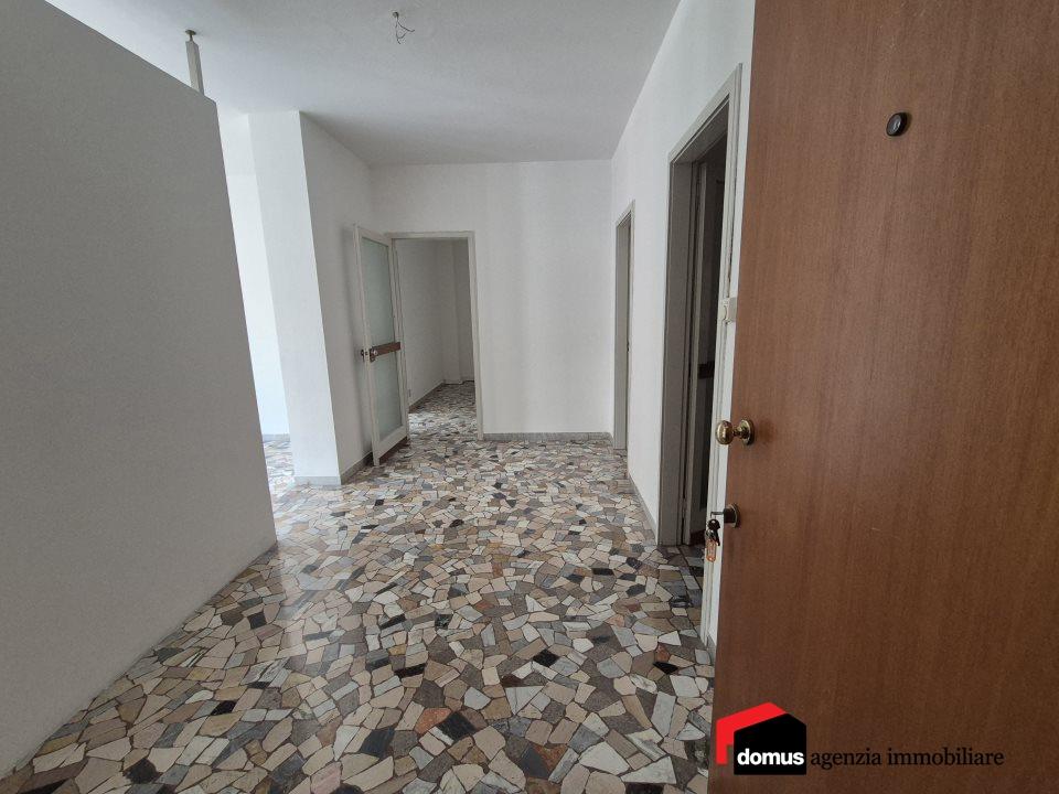 Vendita Quadrivani, Thiene foto