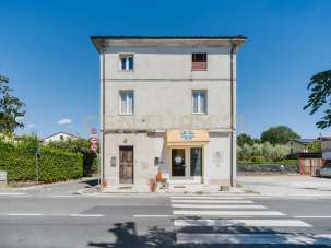 Vendita Pentavani, Lucca
