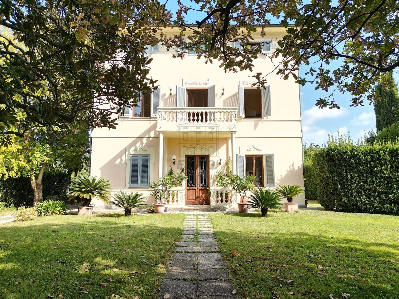 Vendita Case, Lucca foto