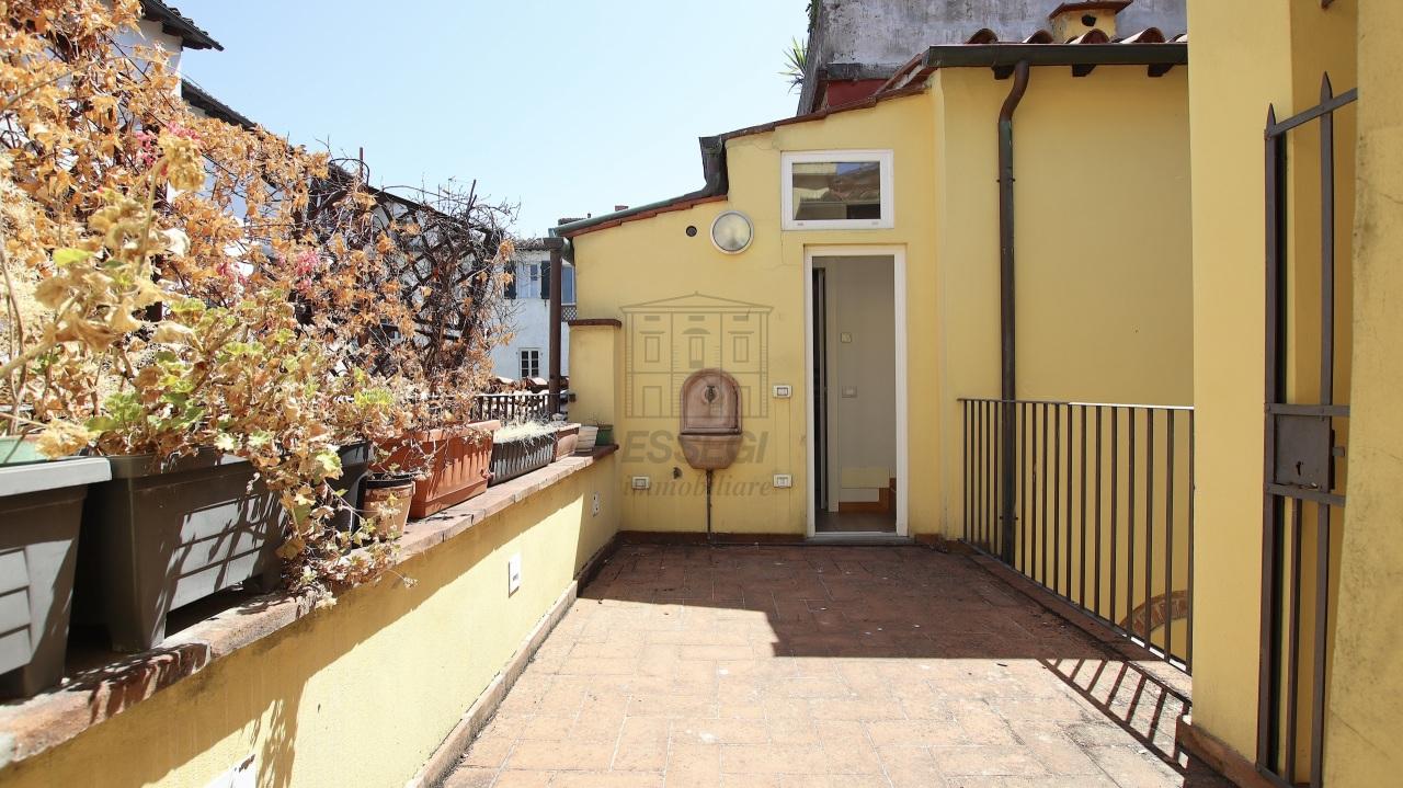 Vendita Esavani, Lucca foto