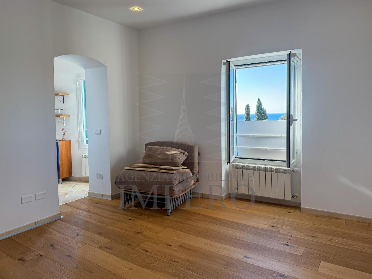 Vendita Quadrivani, Ventimiglia foto