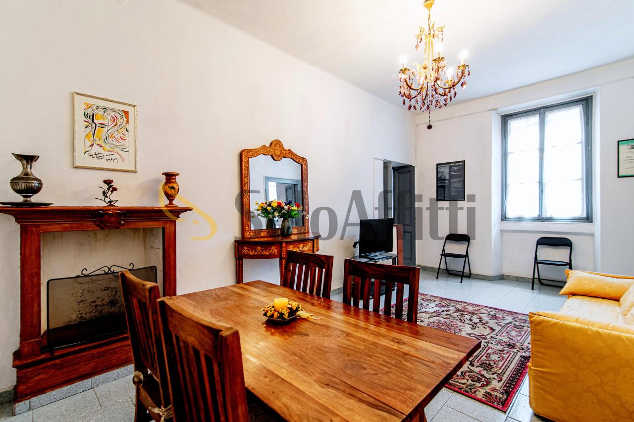 Rent Trivani, Como foto